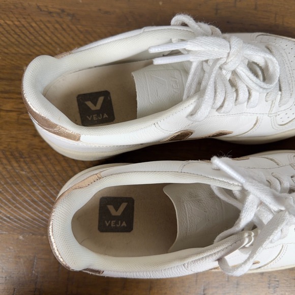 Veja ShoesWomens 8 White Gold  V-10 Low Top Lace Up Casual Sneakers - Picture 9 of 10